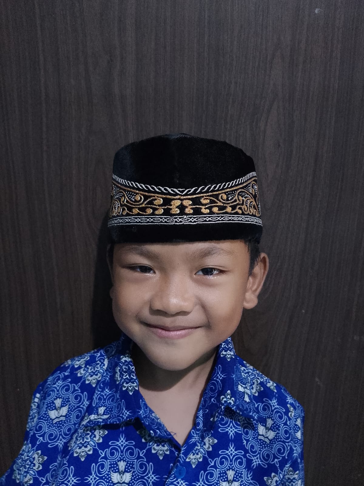 Ilustrasi masjid bernuansa hijau dan emas