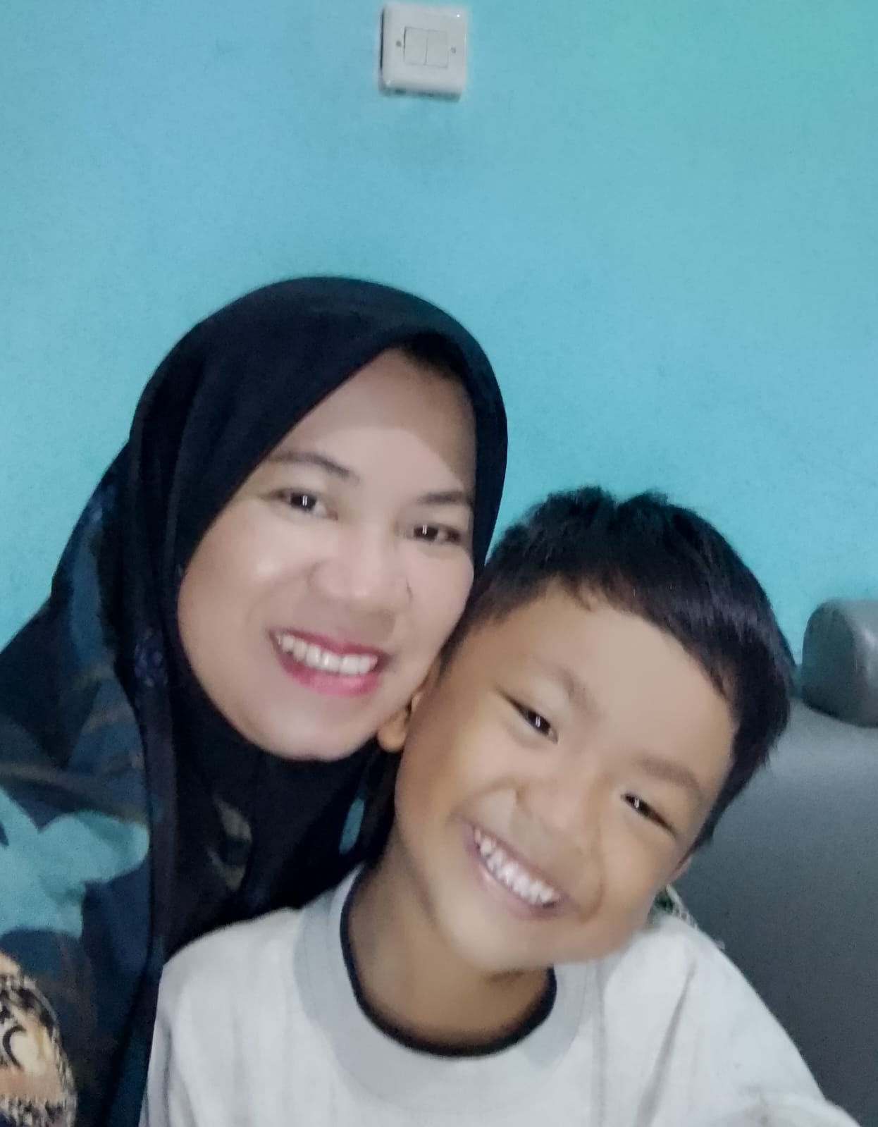 Ornamen keluarga bahagia
